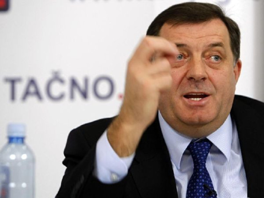 Dodik Bogdaniću: " Bagro nesposobna"