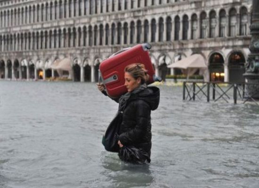 Венеција: Бујице однеле четири живота 