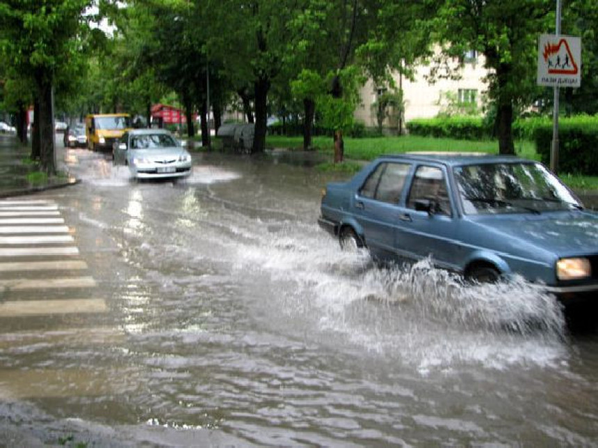 Raste vodostaj rijeke Bosne u Modriči