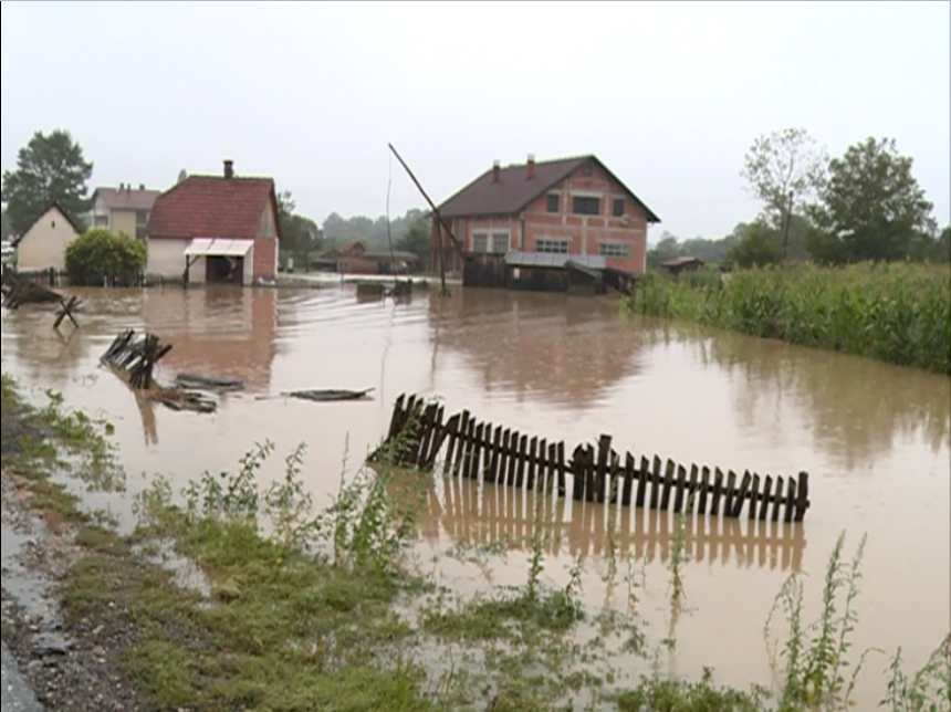 Poplavljeno desetine kuća u Čađavici