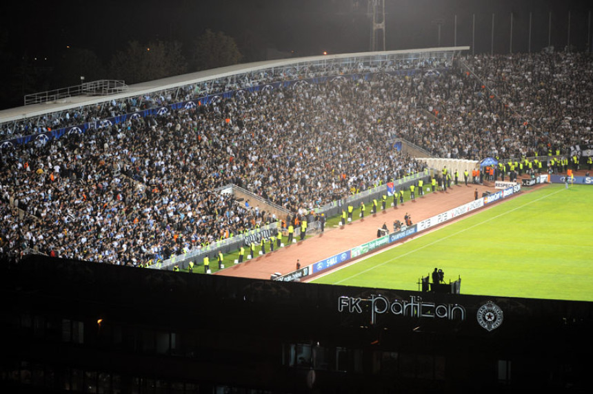 Partizan ipak domaćin u prvom meču sa Nefčijem