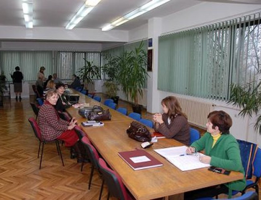 Vlada Srpske dužna "prosvjetarima"