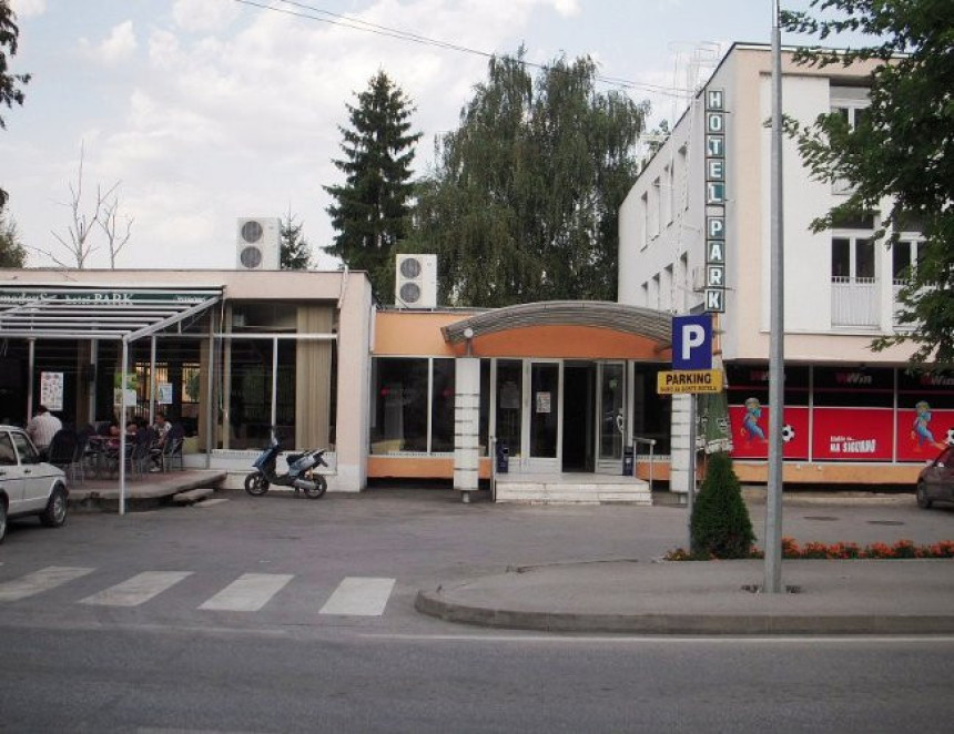 Policajac isječen flašom po glavi