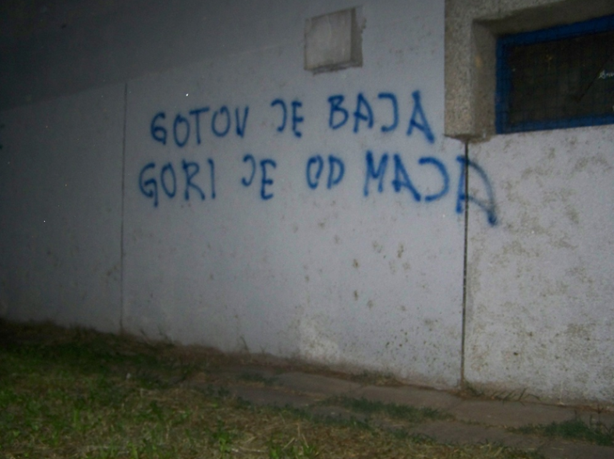 Графити против Додика