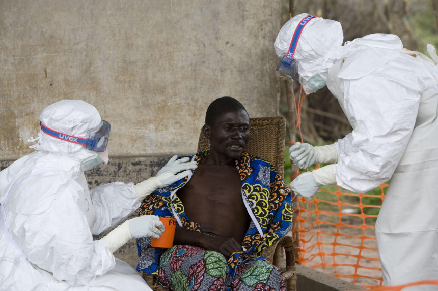 Од еболе умрло више од 2.000 људи