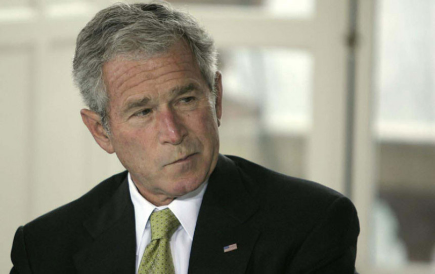 Буш могао да прислушкује Американце у свако доба
