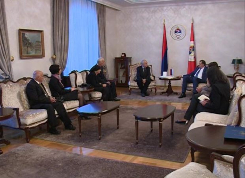 Uručen ukaz o odlikovanju poginulih boraca