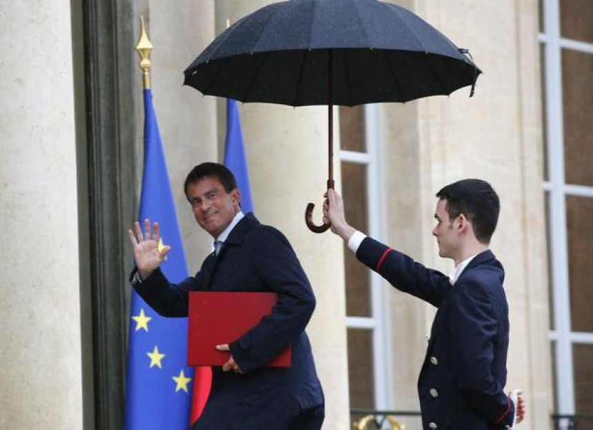 Vals ostaje premijer Francuske