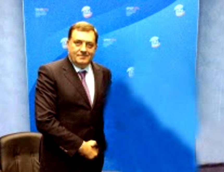 Dodik: Ne plašim se "zavrtanja ruku"