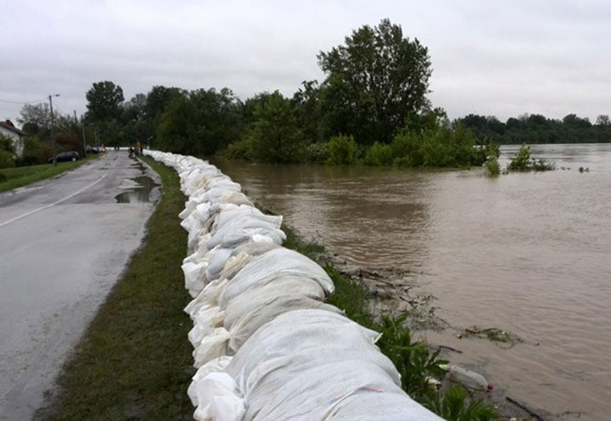 У порасту водостај Саве у Градишци и Српцу