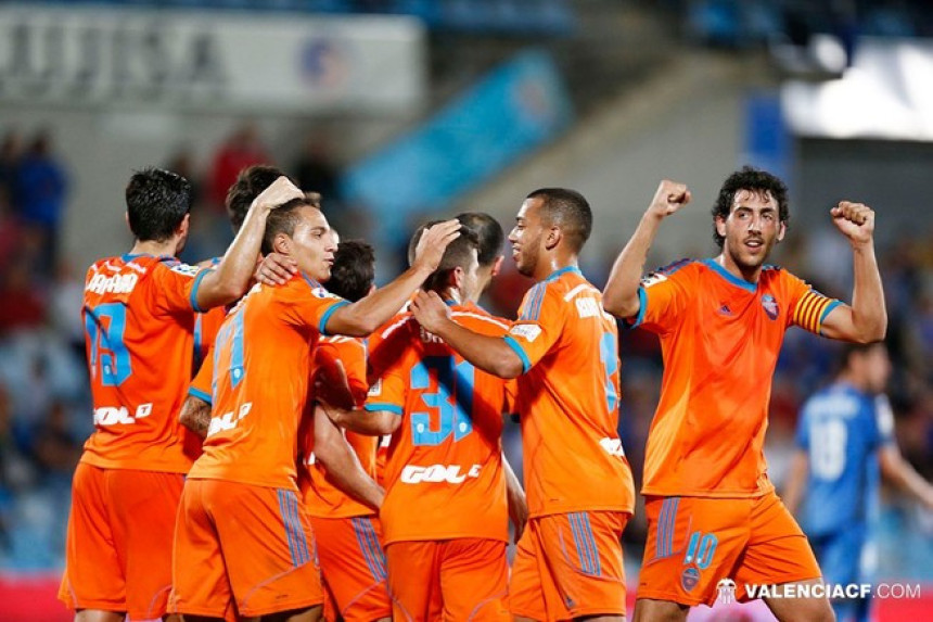 Primera: Valensija prati Barsu