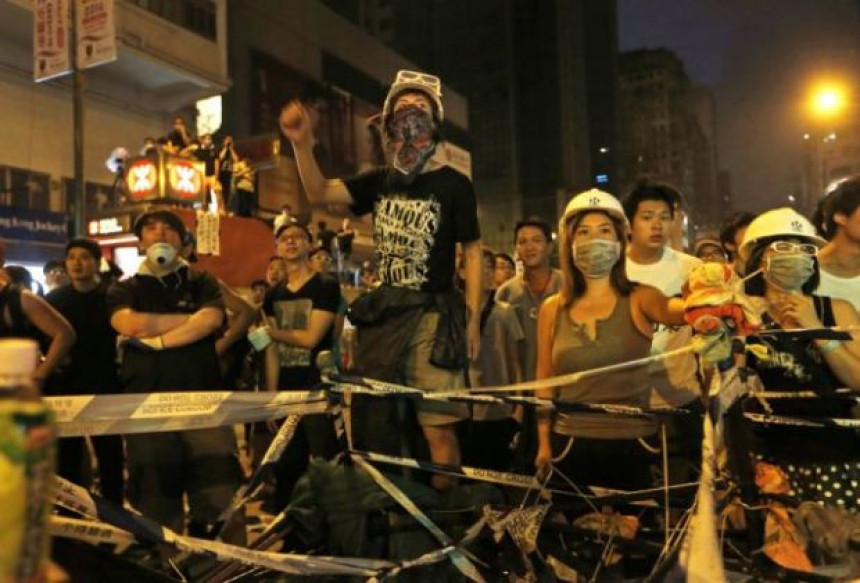 Нови улични сукоби у Хонг Конгу