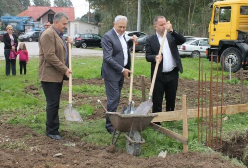 Počela izgradnja ambulante u Donjem Žabaru