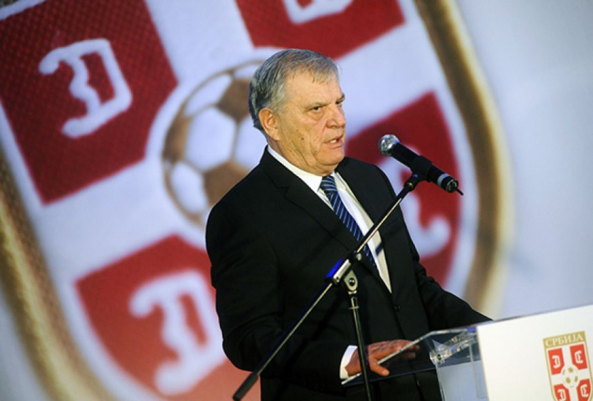 Karadžić ostaje na čelu FSS-a do 2016.!