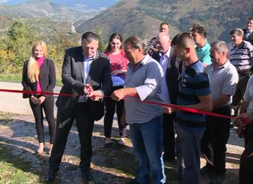 Bulozi dobili vodu u 21.vijeku