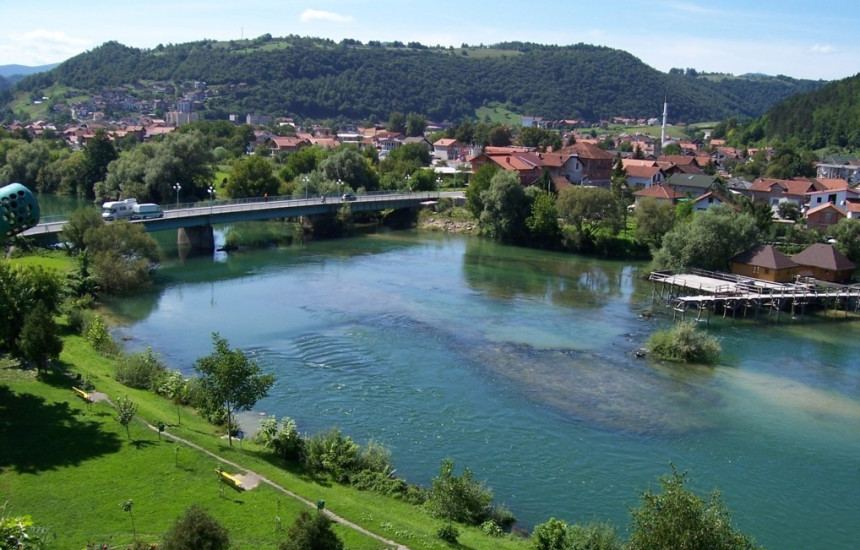 Krupa na Uni: Glasanje bez problema