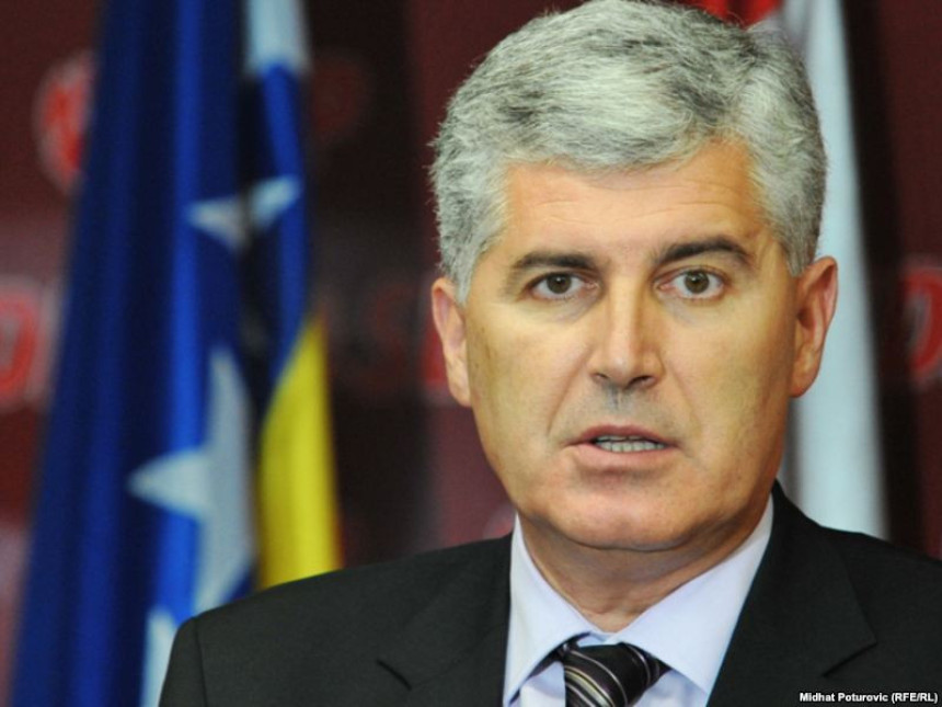Човић прогласио изборну побједу