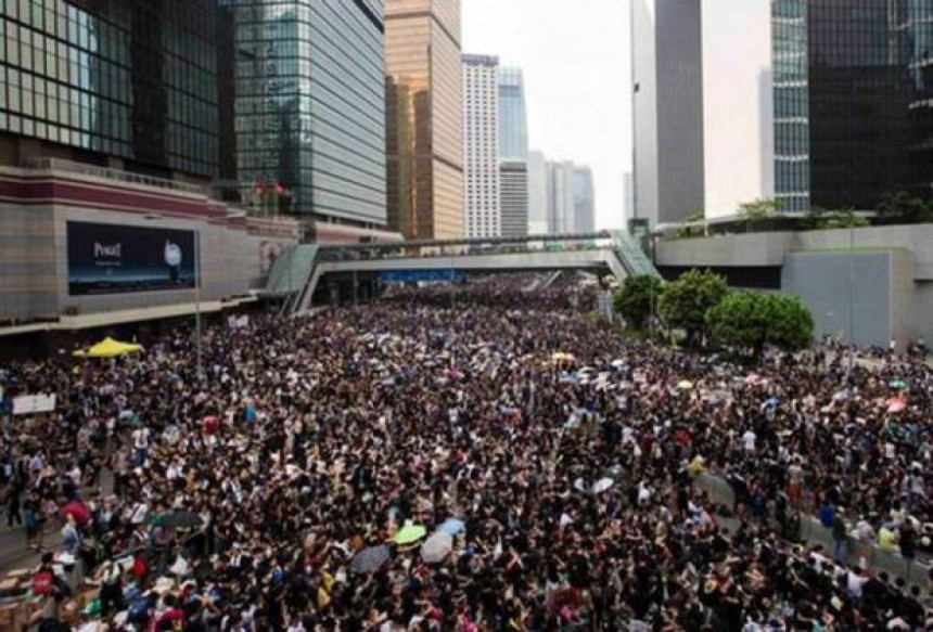 Хонг Конг: Нови сукоби на протестима 