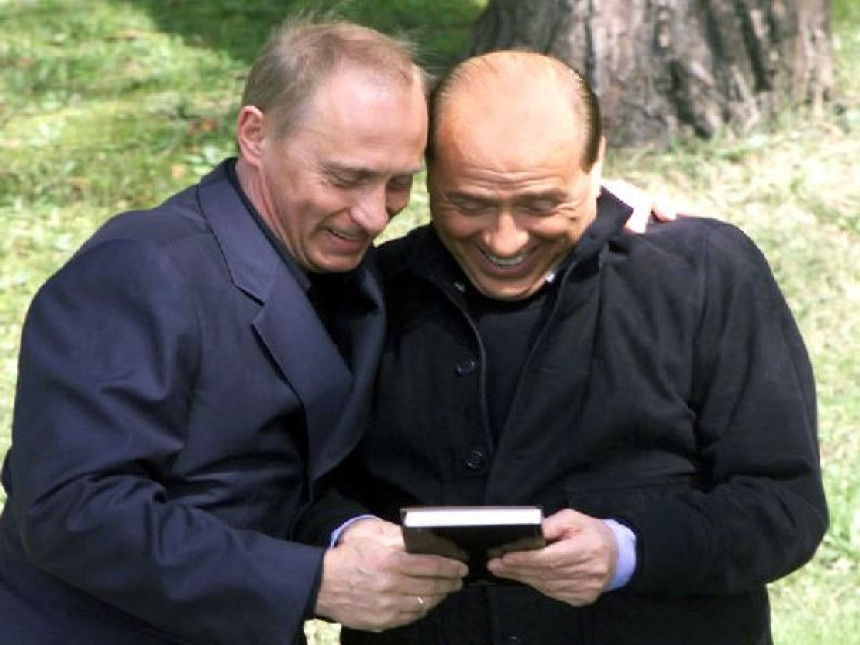 Путин и Берлускони ћаскали до јутра