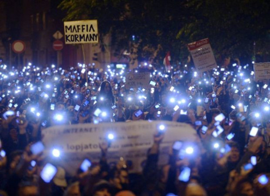 Mađarska: Protesti zbog poreza na Internet