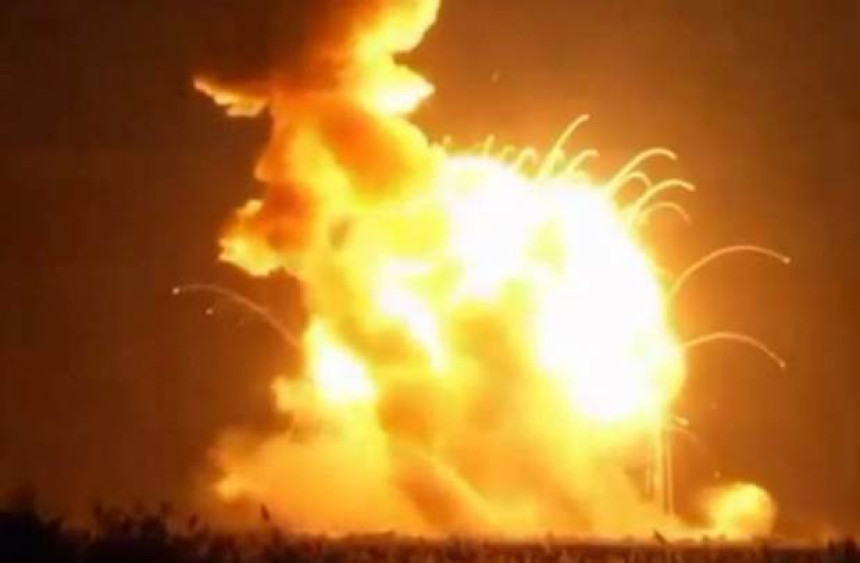 Raketa eksplodirala po lansiranju