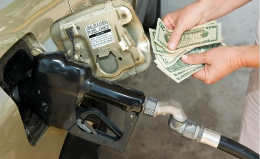 Амери шокирани, бензин им јефтинији од млијека