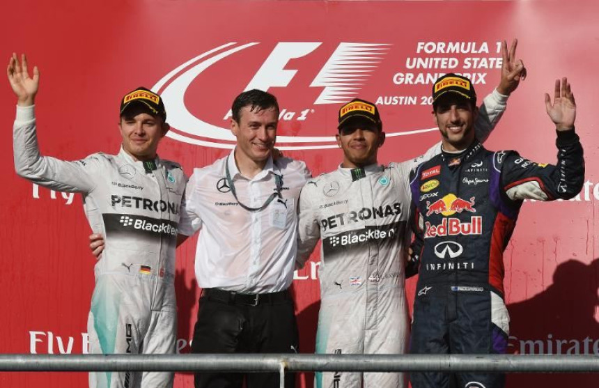 F1: Hamilton nadomak titule!