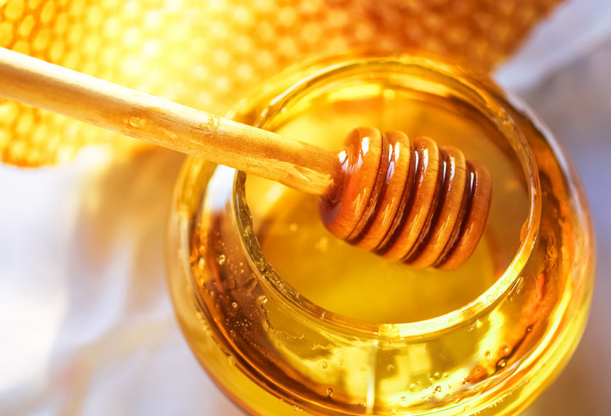 Како открити да ли је мед природан или вјештачки?