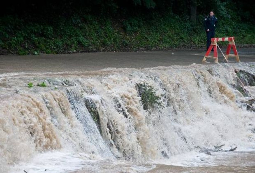 У Словенији без кише, вода се повлачи