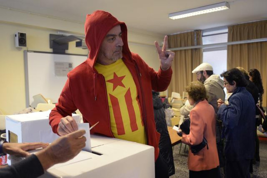 Милион Каталонаца на референдуму