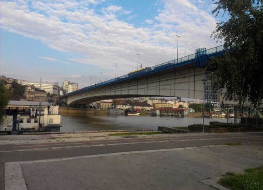 Mladić skočio s Brankovog mosta