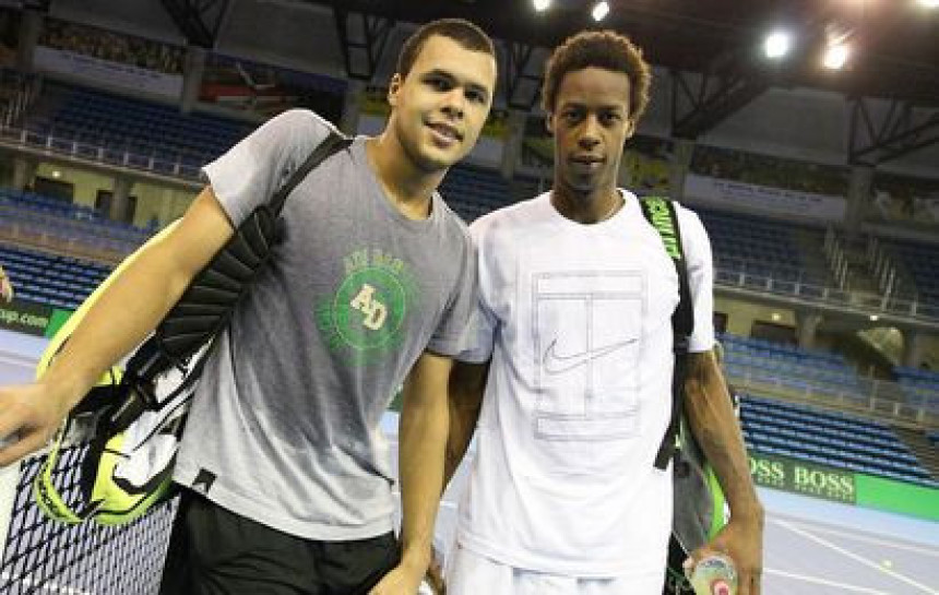 DK: Conga i Monfis vode ''Pijetlove'' ka tituli!