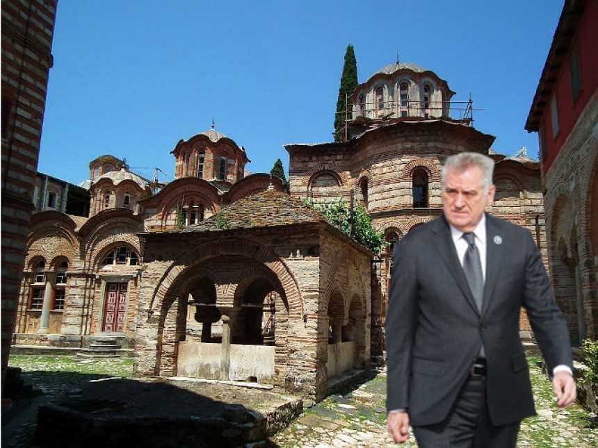 Nikolić u posjeti manastiru Hilandar
