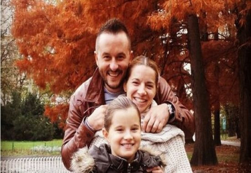 Ivan Ivanović uživa sa ženom i ćerkom