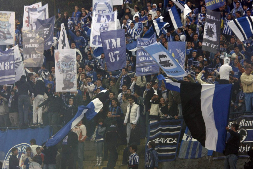 Video: ''Manijaci'' bi da kolju Šešelja?!