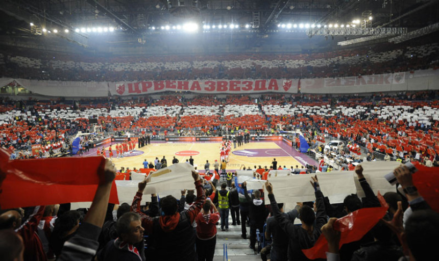 Zvezdin apel navijačima