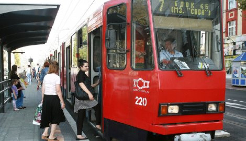 Muškarac pretučen jutros u tramvaju