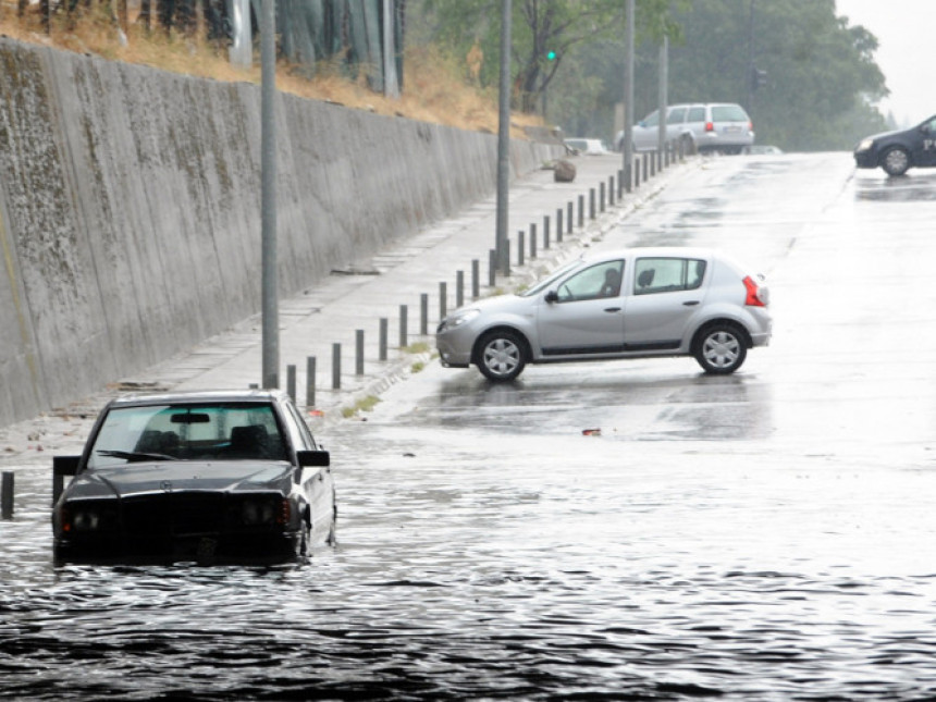 Поплављене улице у Подгорици