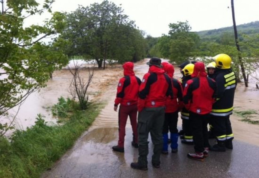 Evakuacija u Lučanima, poplave i u Čačku