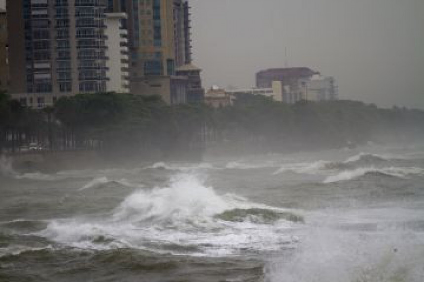 Ураган Сенди погодио Јамајку, на путу ка Куби
