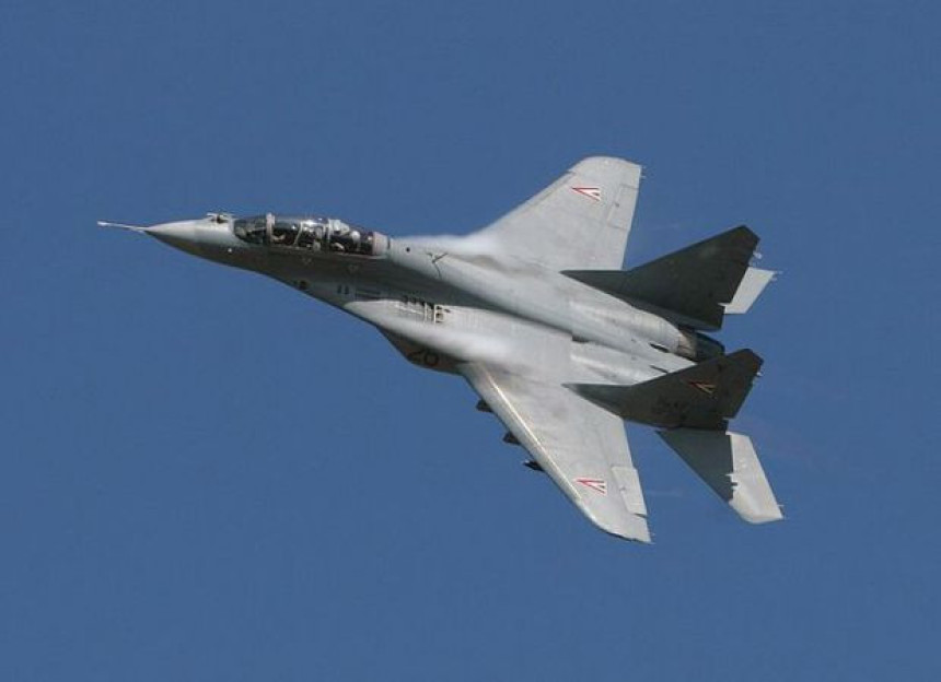 Srušio se "MIG-29", piloti se katapultirali