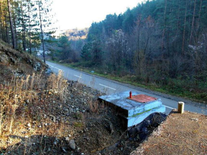 Zatvoren izvor "Jama" u Petrovu