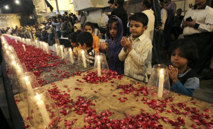 Počinju sahrane poslije masakra u Pešavaru