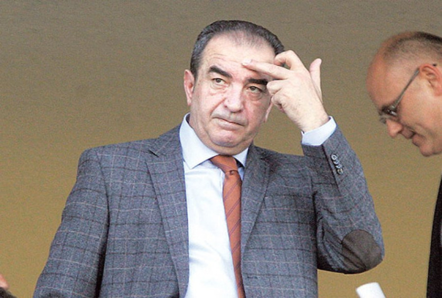 Полиција ''чешља'' Милета Јовичића!
