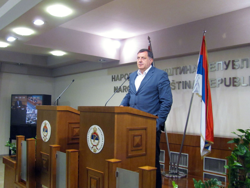 Dodik ponosan na Vladu kontinuiteta