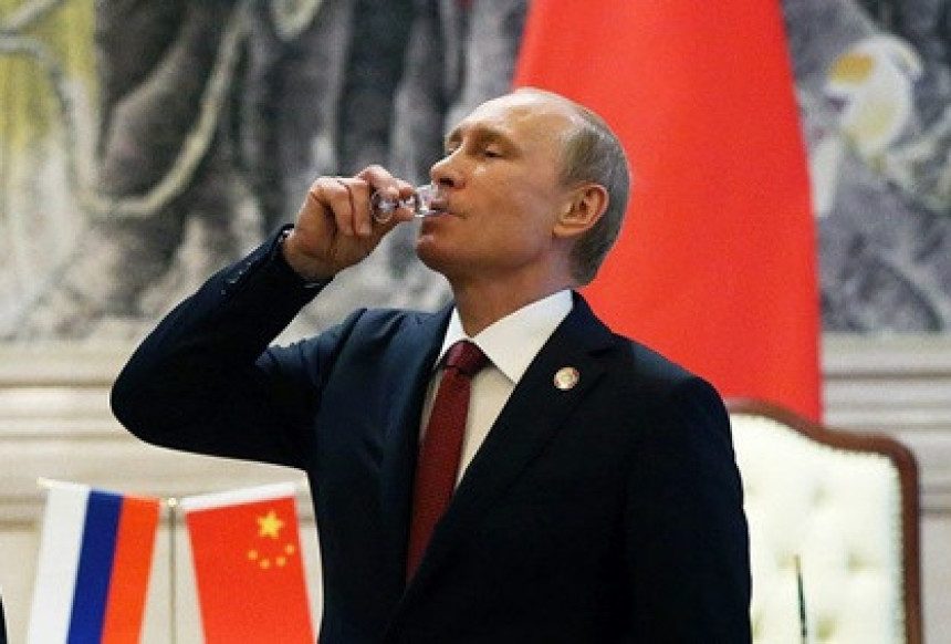 Путин замрзнуо цијену вотке