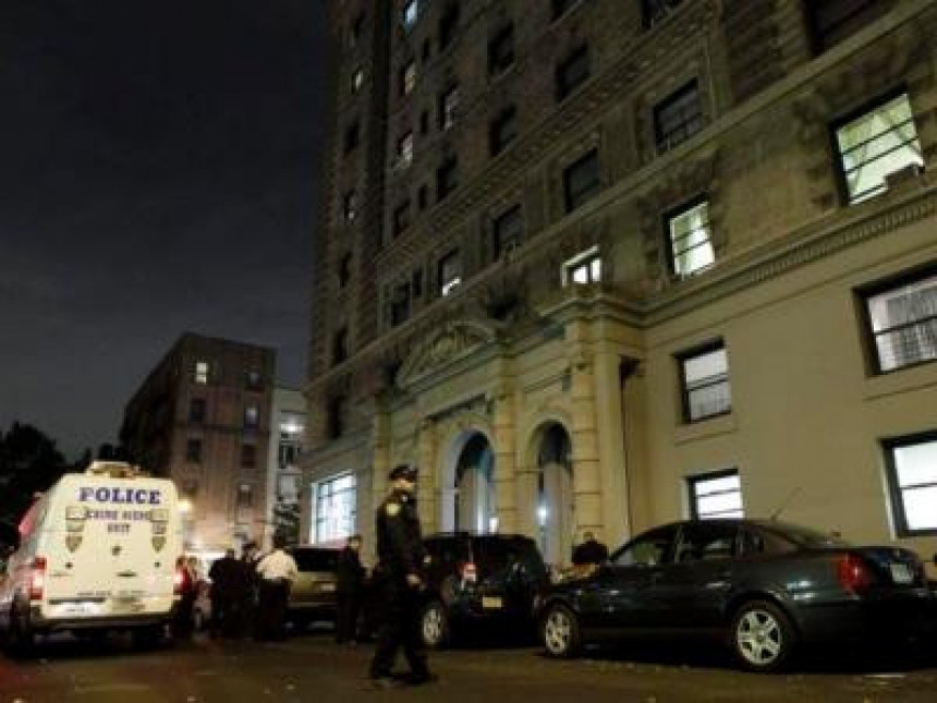 Двоје деце убијено ножем на Менхетну, ухапшена дадиља