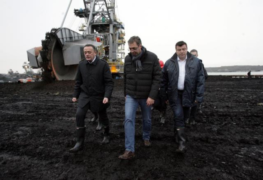 Vučić: Vujović i Sertić ostaju u Vladi