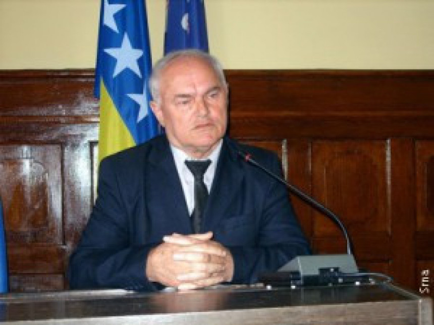 Mitrović – Problemi u Institu