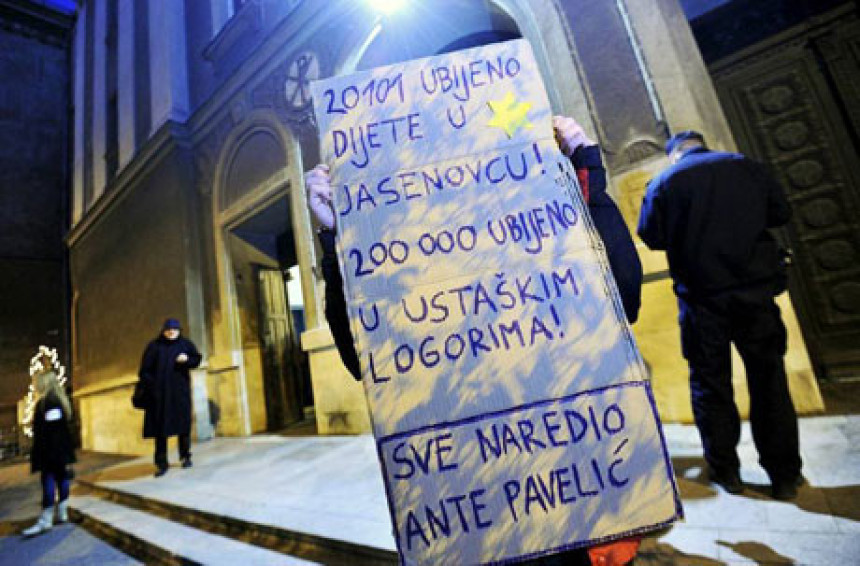 Osuda služenja mise za Pavelića